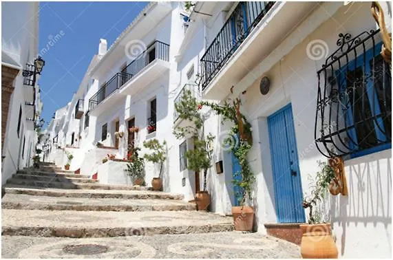 Apartamento Cala De Nerja-Lovely Lejlighed